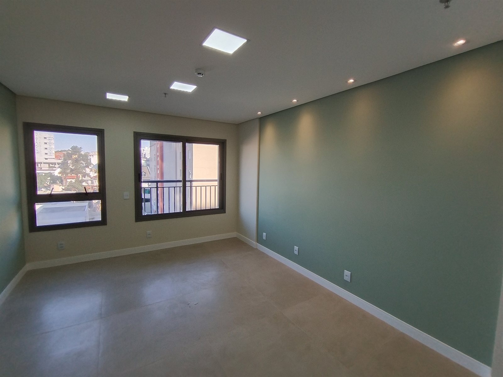Sala finalizada, parede verde